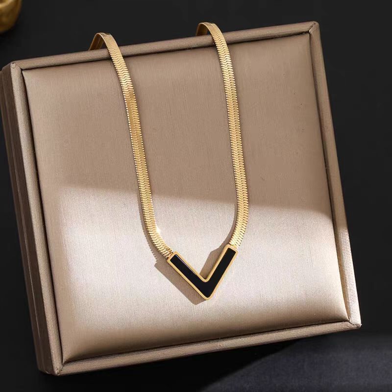 Necklace with V Shape - RareGloo