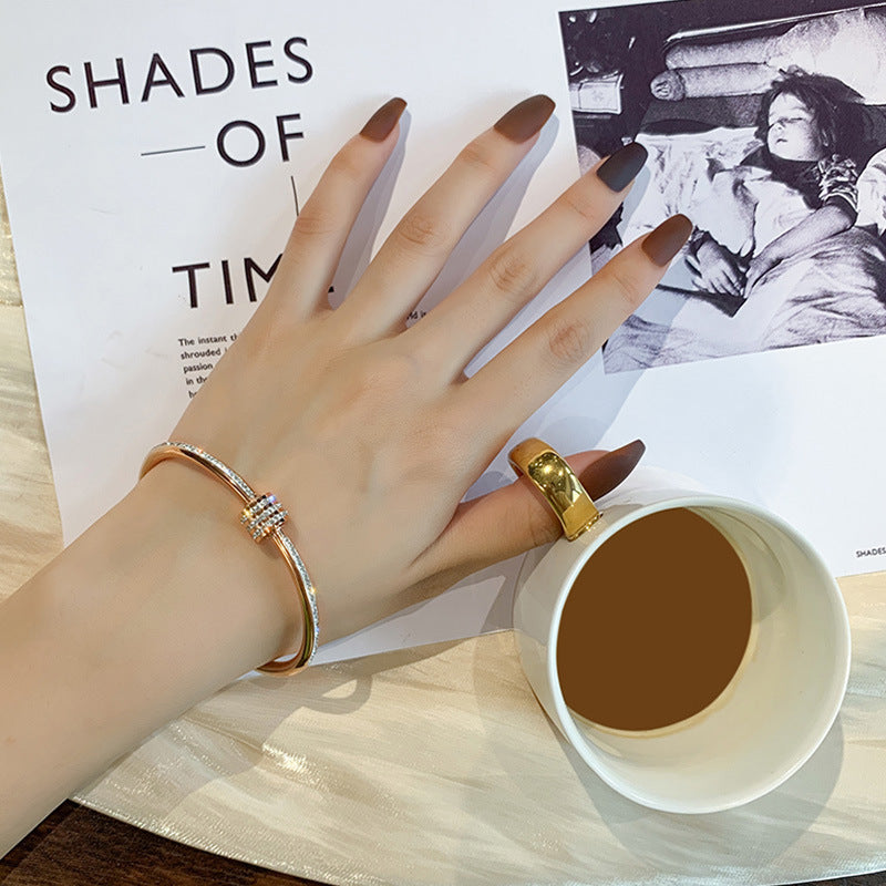 Bracelet With Roller – Rose Gold Elegance - RareGloo