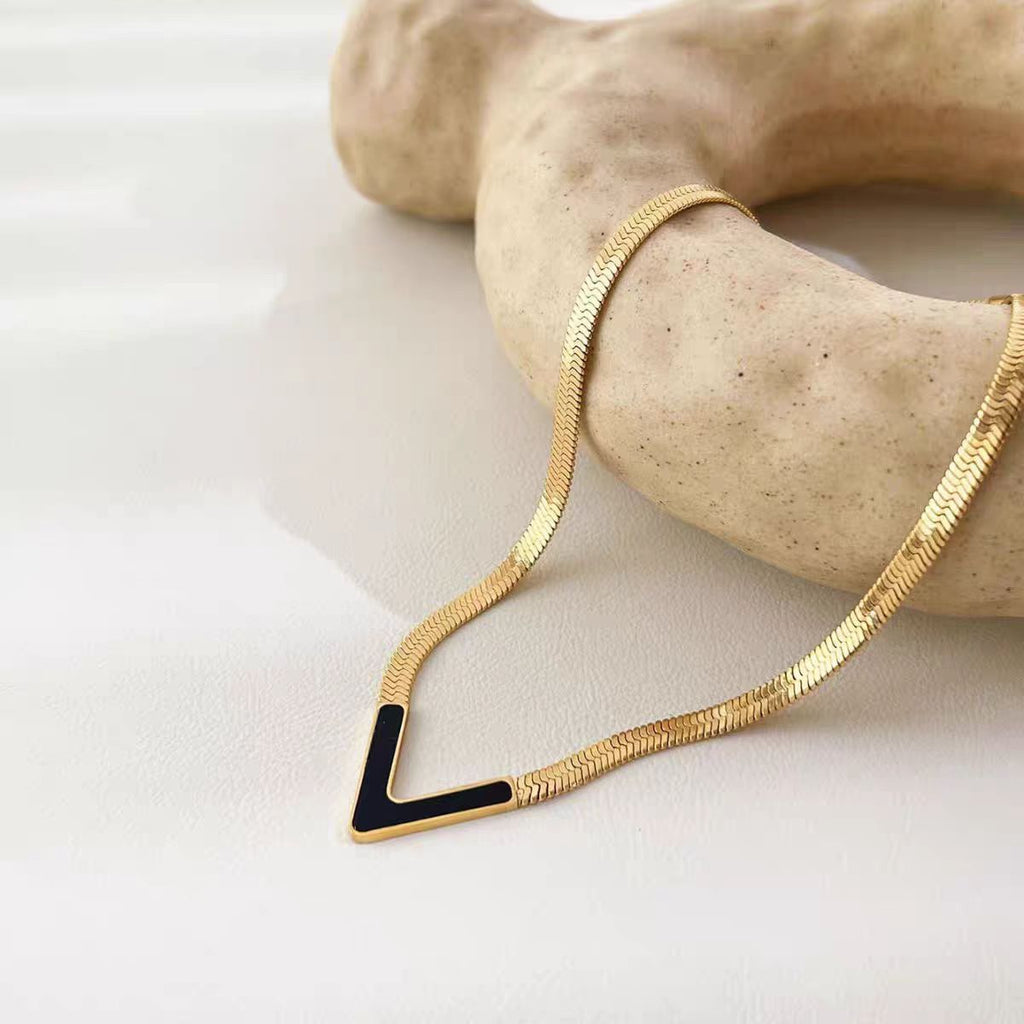 Necklace with V Shape - RareGloo