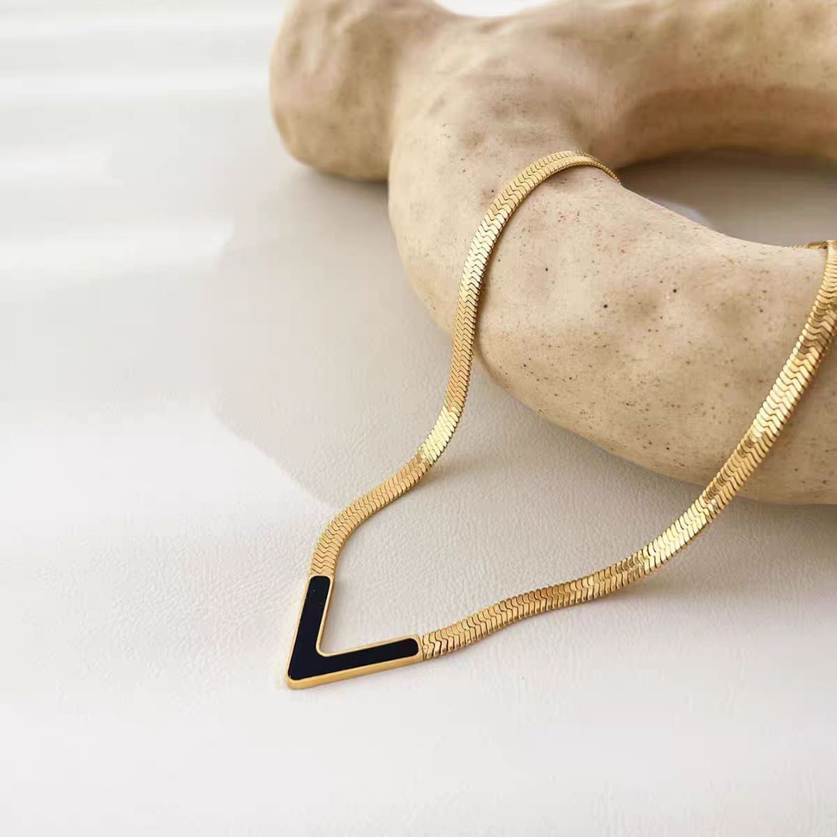 Necklace with V Shape - RareGloo